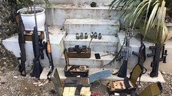 Vũ khí của nhóm tội phạm do cơ quan Công an thu giữ. Ảnh: CAND