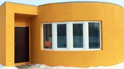 Bên ngoài ngôi nhà được xây dựng hoàn toàn bằng công nghệ in 3D bởi công ty Abis Cor. Nguồn: Abis Cor