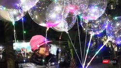 Bóng bay phát sáng Galaxy là trào lưu mới rộ lên trong thời gian gần đây.
