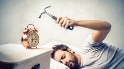 Đặt quá nhiều mốc báo thức sáng cũng sẽ làm ảnh hưởng đến sức khỏe của bạn. Nguồn: Brain Stain