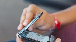 Độ bền của chiếc Motorola Razr đang bị đặt dấu hỏi lớn (Ảnh: Android Central)