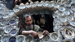 Người đàn ông "nghiện" đồ sứ (Ảnh: OC)