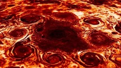 Những hình ảnh NASA ghi lại được từ cực Bắc của Sao Mộc. Hình ảnh này khiến nhiều người liên tưởng đến một chiếc pizza khổng lồ (Ảnh: Ladbible)