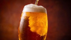 Tuổi thọ có thể bị ảnh hưởng nghiêm trọng khi uống quá nhiều đồ uống có cồn (Ảnh: BGR)