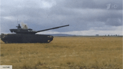 Cận cảnh tên lửa chống tăng bị chính lớp phòng thủ của xe tăng tiêu diệt (Ảnh: Popular Mechanics)