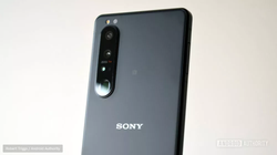 Sony sống tốt nhờ chọn cho mình lối đi riêng (Ảnh: Android Authority)