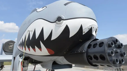 Máy bay 40 năm tuổi của Mỹ có khả năng bắn hạ các mẫu xe tăng hiện đại (Ảnh: Business Insider)