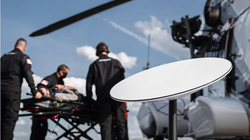 Tướng Mỹ nói Starlink của Elon Musk đã 'phá hủy hoàn toàn chiến dịch thông tin của Putin' (Ảnh: Business Insider)