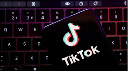 TikTok được cho là ưu ái hơn trong việc kiểm duyệt nội dung đối với các tài khoản có nhiều follow (Ảnh: Engadget)