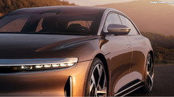 Xe điện có sử dụng dung dịch làm mát, và liệu có cần thay nó thường xuyên khi bảo dưỡng không? (Ảnh: Make Use Of)