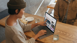 Microsoft lên kế hoạch dựa vào AI để đánh bại Apple (Ảnh: Yahoo)