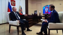 Tổng thống V.Putin trong cuộc phỏng vấn trên kênh truyền hình  "Russia-1" về sự giúp đỡ của Nga giành cho Belarus  (Ảnh: TASS)