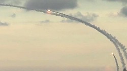 Tàu chiến của Nga phóng tên lửa hành trình Kalibr tấn công mục tiêu phiến quân tại Syria