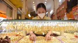 Giá vàng SJC hôm nay 8/8 lên mốc 124.000.000 đồng/lượng.