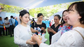 Pha sữa bột rồi tiệt trùng... gọi là "sữa tiệt trùng" khiến dân khó nhận diện