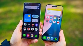 Galaxy S25 Ultra và iPhone 16 Pro Max. Ảnh: Phone Arena