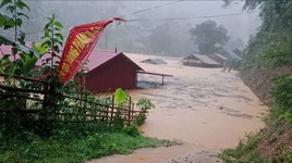 Sẵn sàng máy bay cứu trợ người dân vùng lũ bị cô lập