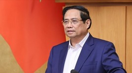 Thủ tướng yêu cầu hoàn thành sửa chữa, xây mới hơn 35.000 căn nhà cho dân vùng lũ trước Tết