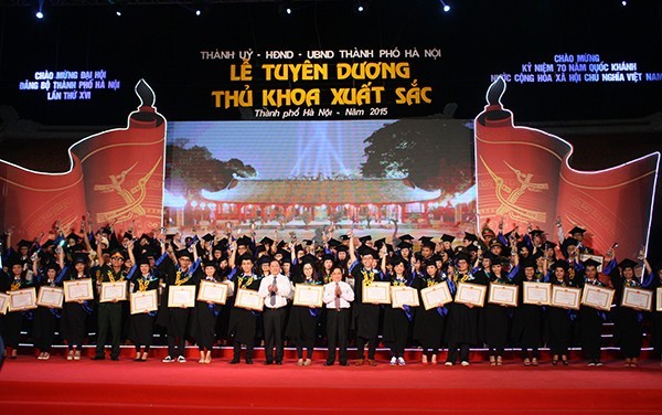 Hà Nội tuyển 143 Thủ khoa làm việc tại các sở, quận, huyện Ảnh minh họa, nguồn internet
