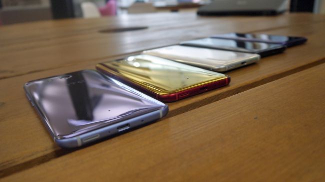 Đánh giá HTC U11: Độc đáo nhưng chưa đủ hấp dẫn HTC U 11 vừa được ra mắt vào hôm 16/5