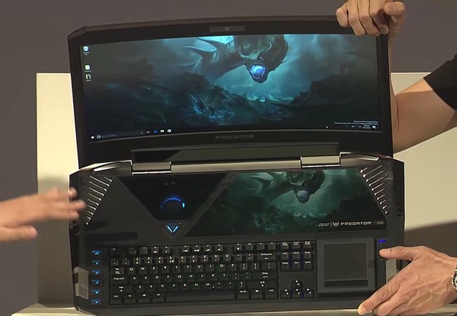 Acer trình làng laptop đầu tiên thế giới trang bị màn hình cong Acer Predator 21X được trang bị màn hình cong và nặng tới 8 kg- (ẢNH CHỤP TỪ THEVERGE).