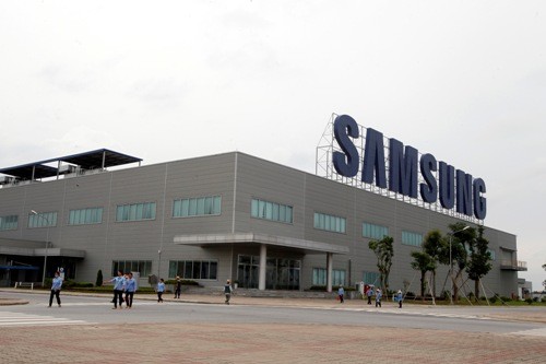 Samsung tổ chức cho 1.000 sinh viên thi lập trình trên máy tính Samsung tổ chức cho 1.000 sinh viên thi lập trình trên máy tính.