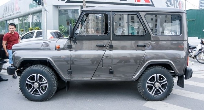 UAZ Hunter Xe Nga chỉ dành cho người hoài cổ UAZ Hunter mới về Việt Nam chiều qua