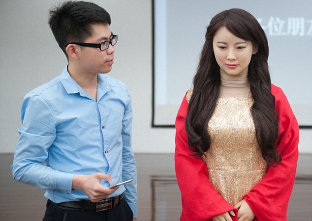 Video: Choáng với mỹ nhân robot giống hệt người thật Video: Choáng với mỹ nhân robot giống hệt người thật