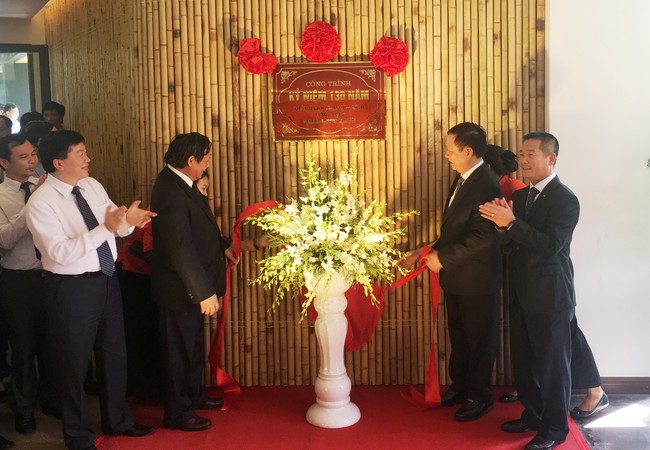 Tây Bắc có khu nghỉ dưỡng 4 sao đầu tiên Serena Resort Kim Bôi đã được tỉnh Hoà Bình gắn biển công trình chào mừng kỷ niệm 130 thành lập tỉnh.
