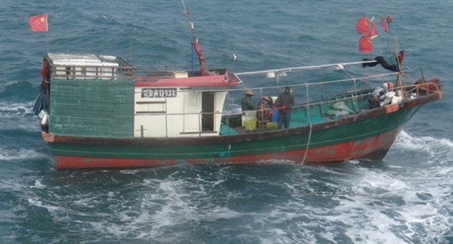 Cảnh sát Biển yêu cầu 42 tàu cá nước ngoài rời vùng biển chủ quyền Việt Nam Tàu cá mang cờ Trung Quốc phải rời khỏi vùng biển chủ quyền Việt Nam (ảnh: canhsatbien.vn)