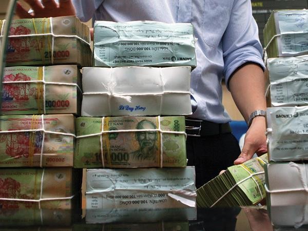 Khi vốn ngân hàng chảy vào sân sau Khi vốn ngân hàng chảy vào sân sau