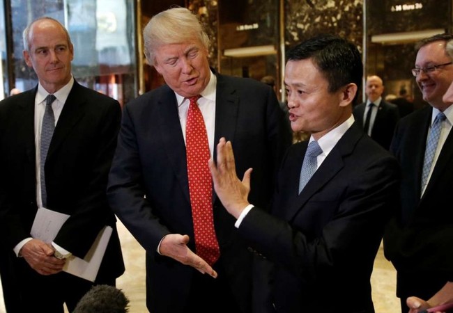 VIDEO: Donald Trump gặp gỡ, bắt tay tỷ phú Trung Quốc, nói những điều hứa hẹn Ông Donald Trump gặp gỡ, bắt tay tỷ phú Trung Quốc.