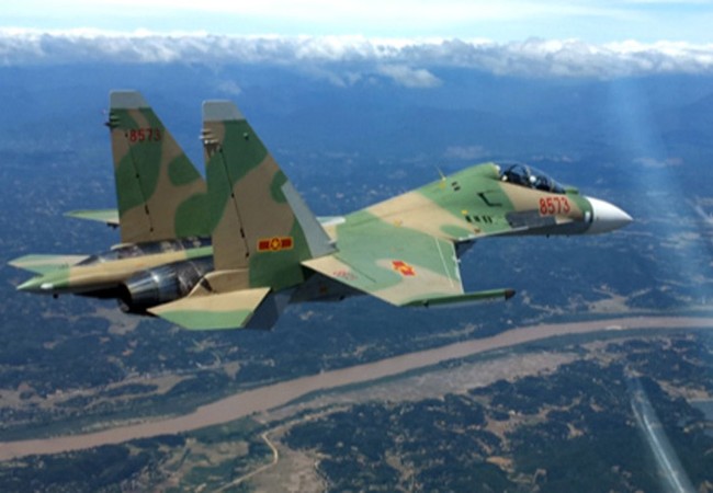Su-30/27 Việt Nam có tăng uy lực với tên lửa Israel? Chiến đấu cơ Su-30MK2 của không quân Việt Nam bay tuần tra