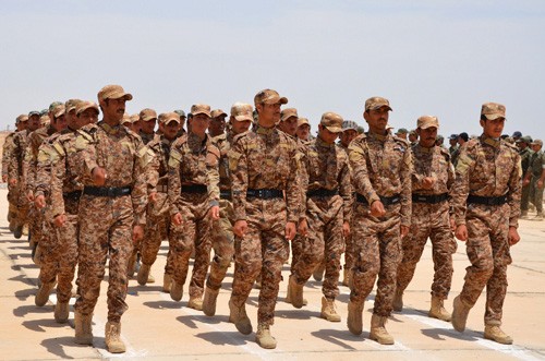Thay phương án quân sự chống IS Lực lượng tình nguyện Iraq tham gia chiến dịch chống IS. Ảnh: AFP/TTXVN
