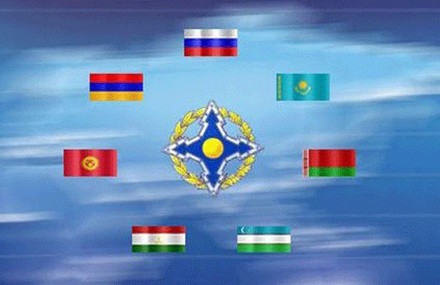 Những cảnh quay đẹp từ cuộc diễn tập “Hiệp đồng 2015” từ Belarus Cờ của diễn tập Hiệp đồng 2015 tại Belarus