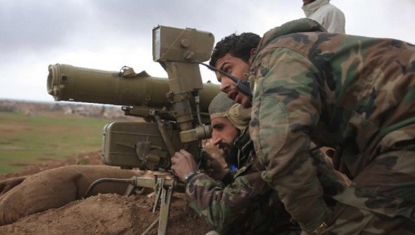Binh sĩ Syria săn khủng bố trên vùng núi Latakia bằng tên lửa Konkurs Binh sĩ Syria săn khủng bố trên vùng núi Latakia bằng tên lửa Konkurs