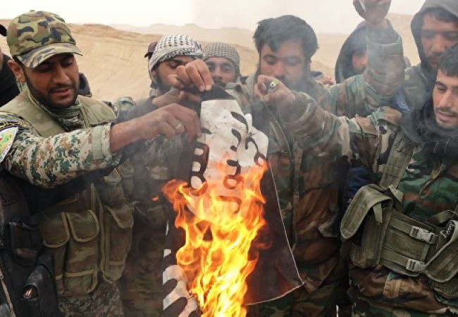 Quân đội Syria tấn công ở miền Đông Hama, diệt hàng chục tay súng IS, 3 xe bị phá hủy Quân đội Syria tấn công ở miền Đông Hama, diệt hàng chục tay súng IS, 3 xe bị phá hủy