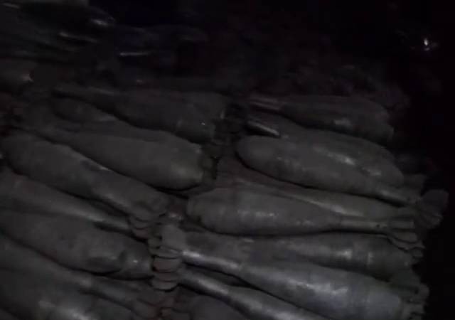 Quân đội Syria thu giữ một số lượng lớn vũ khí tự chế của Hồi giáo cực đoan (video) Một khối lượng khổng lồ các quả đạn súng cối của lực lượng Hồi giáo cực đoan bị quân đội Syria thu giữ