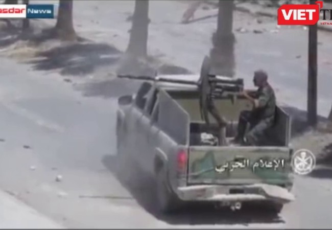 Quân đội Syria tiếp tục tiến công vây quét trong vùng Đông Ghouta, Damascus Binh sĩ quân đội Syria chiến đấu ở Đông Ghouta