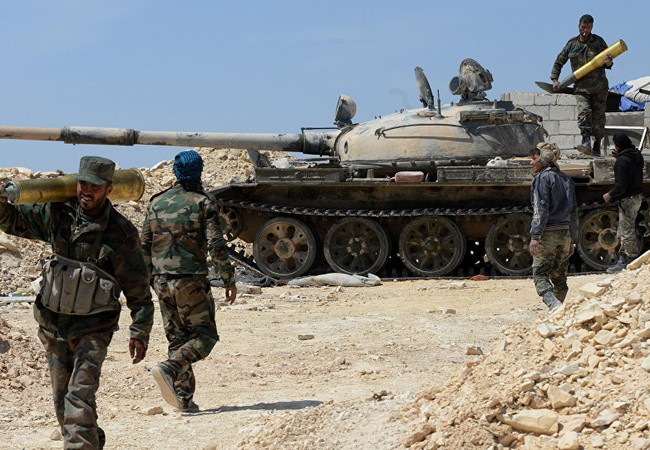 Video chiến sự: Quân đội Syria tiến chiếm cứ điểm phiến quân ngoại vi Damascus Binh sĩ quân đội Syria chuẩn bị cho cuộc tấn công vào Tây Ghouta
