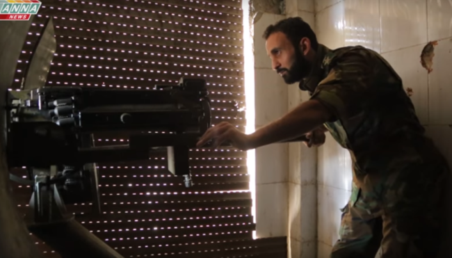 Video chiến sự Syria: Khốc liệt cuộc chiến nội đô Aleppo Binh sĩ Syria sử dụng súng phóng lựu liên thanh trong khu vực dự án 1070