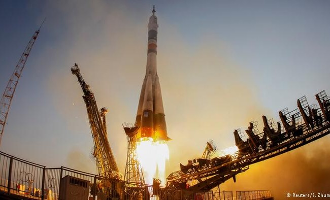 Nga phóng thành công tàu vũ trụ vận tải lên Trạm không gian quốc tế ISS Tên lửa đẩy "Soyuz-FG" mang theo tàu vũ trụ vận tải có người lái TPK " Soyuz MS-02" cất cánh