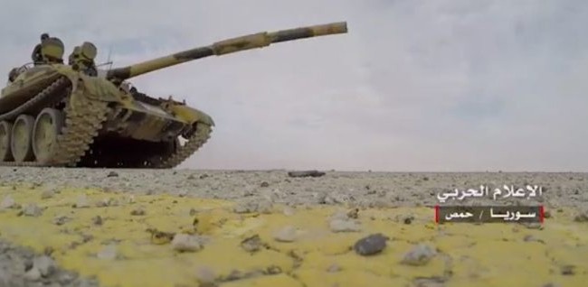 Video: Quân đội Syria đập tan đợt tấn công ác liệt của IS Xe tăng quân đội Syria trên chiến trường Palmyra, tỉnh Homs