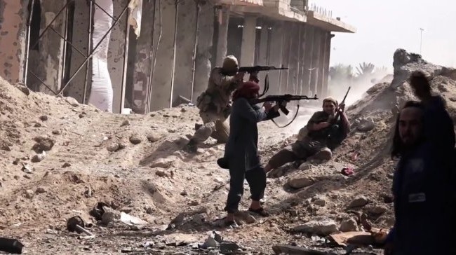 Chiến sự Deir Ezzor: Quân đội Syria quyết liệt giáng trả IS Các tay súng khủng bố tấn công ác liệt vào Deir ezZor