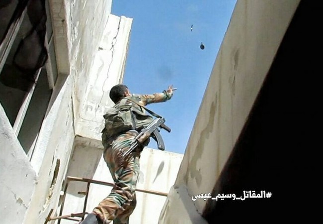 Chiến sự Syria: Quân Assad siết vòng vây phiến quân cố thủ ngoại vi Damascus Cuộc chiến tranh đường phố ác liệt ở Al-Qaboun, Damascus