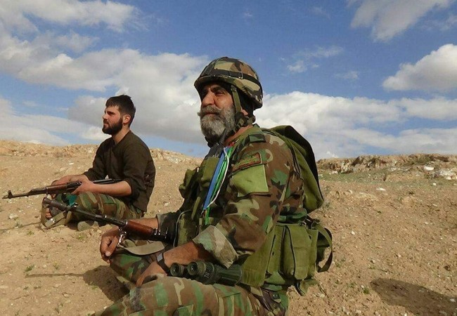 Chiến sự Deir Ezzor: Quân đội Syria diệt hàng trăm tay súng IS (video) Chuẩn tướng Issam Zahreddine trên chiến trường Deir Ezzor