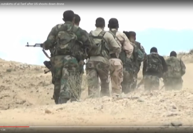 Phớt lờ Mỹ tập kích, quân đội Syria uy hiếp phiến quân FSA (video) Quân đội Syria triển khai lực lượng gần căn cứ của các nhóm FSA do Mỹ hậu thuẫn
