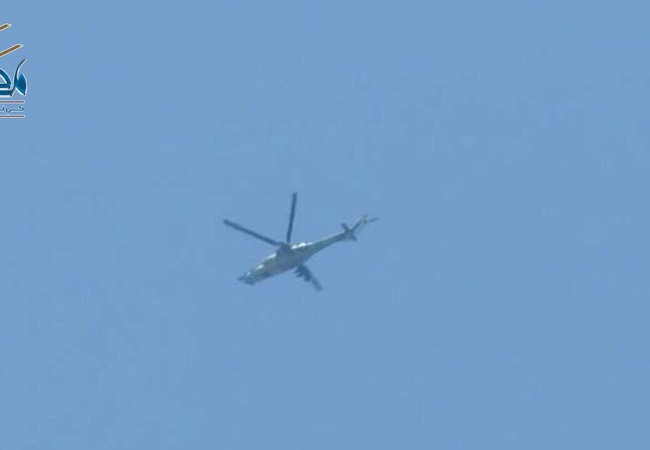 Không quân càn quét, quân đội Syria tấn công phe thánh chiến cố thủ Daraa Trực thăng tấn công (có thể của quân đội Syria) đang hoạt động trên bầu trời Daraa