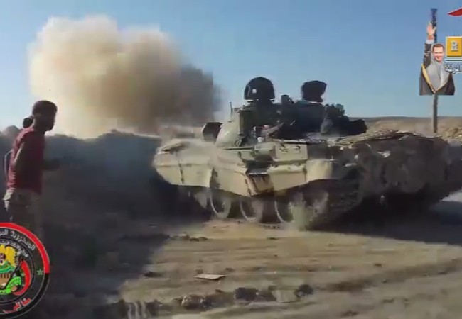 “Hổ Syria Xe tăng lực lượng Tiger tấn công trên chiến trường Raqqa