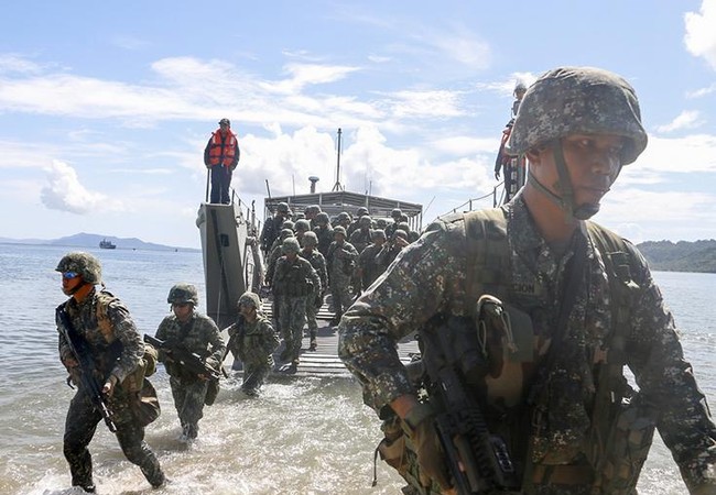 Philippines chọn địa điểm tập trận để làm vừa lòng cả Mỹ và Trung Quốc Binh sĩ tham gia cuộc tập trận Balikatan 2017 giữa Mỹ và Philippines